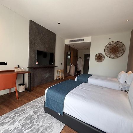 Roxy Beach Resort Sematan Eksteriør billede