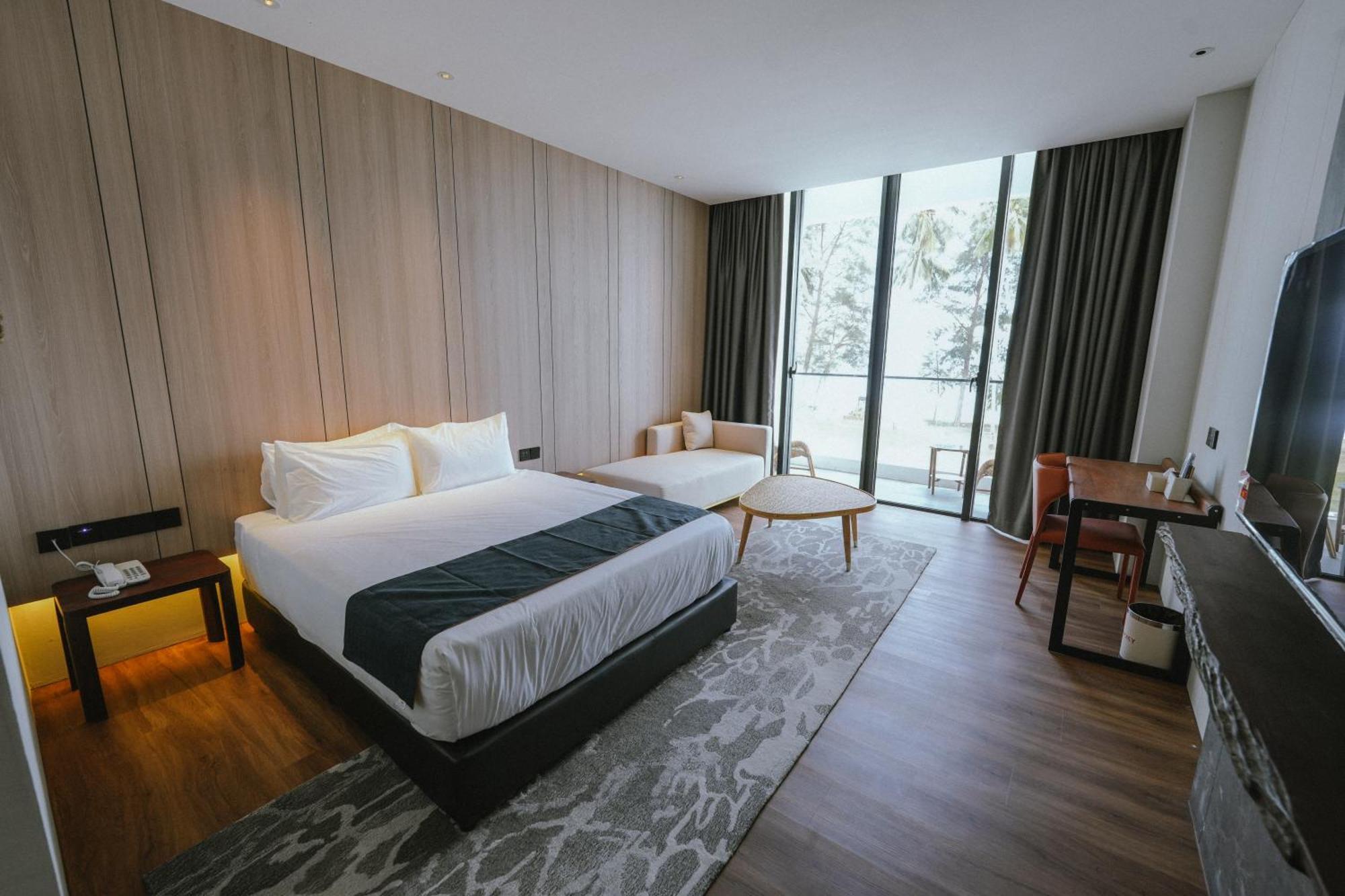 Roxy Beach Resort Sematan Eksteriør billede