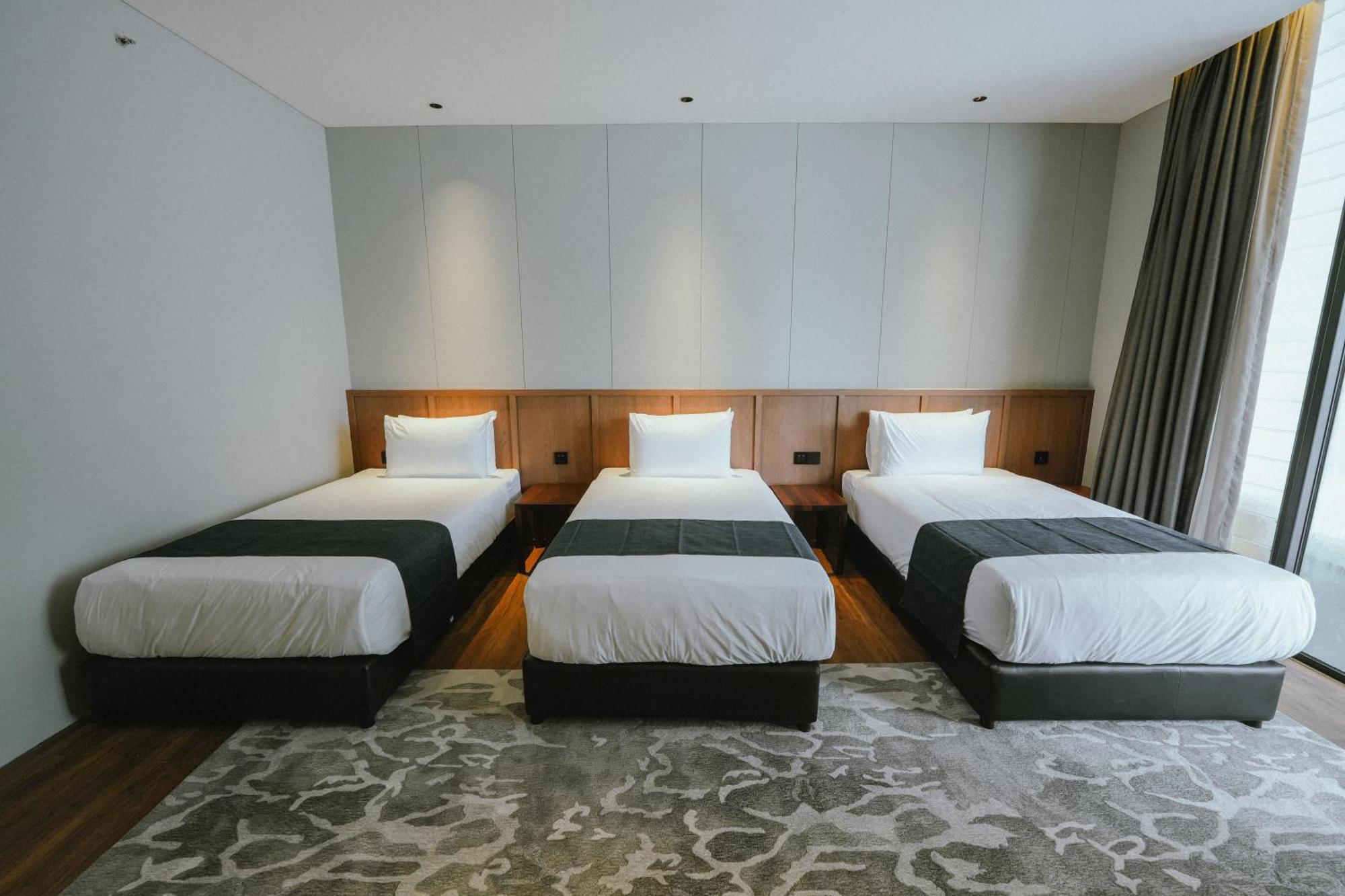Roxy Beach Resort Sematan Eksteriør billede
