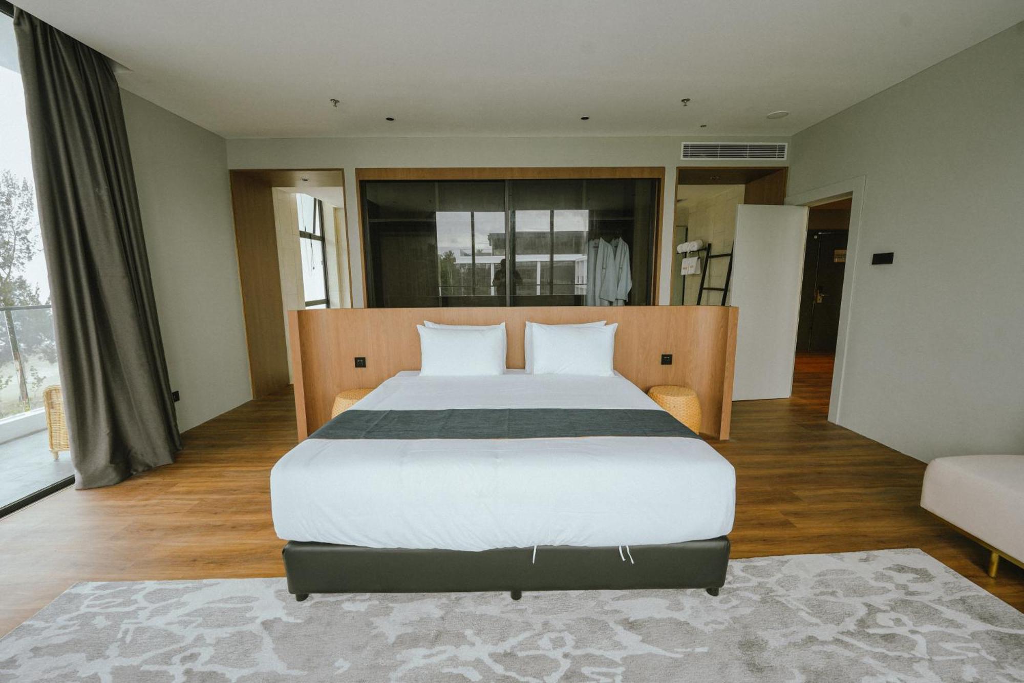Roxy Beach Resort Sematan Eksteriør billede