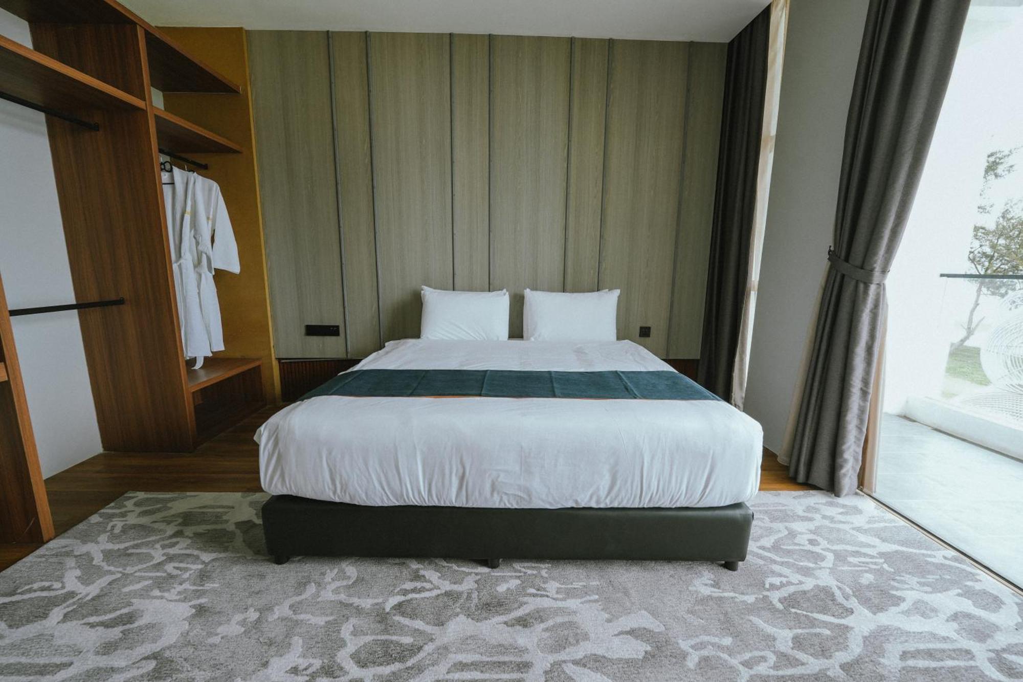 Roxy Beach Resort Sematan Eksteriør billede