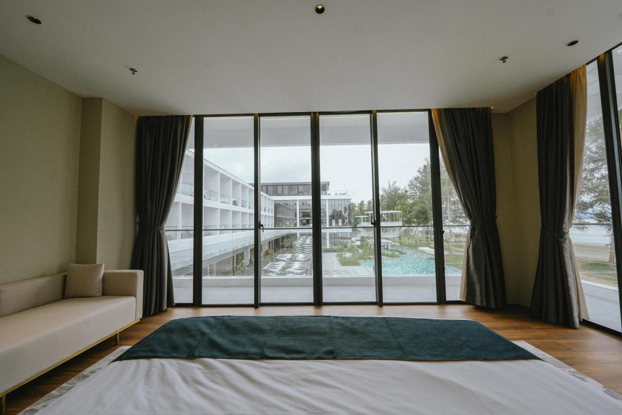 Roxy Beach Resort Sematan Eksteriør billede