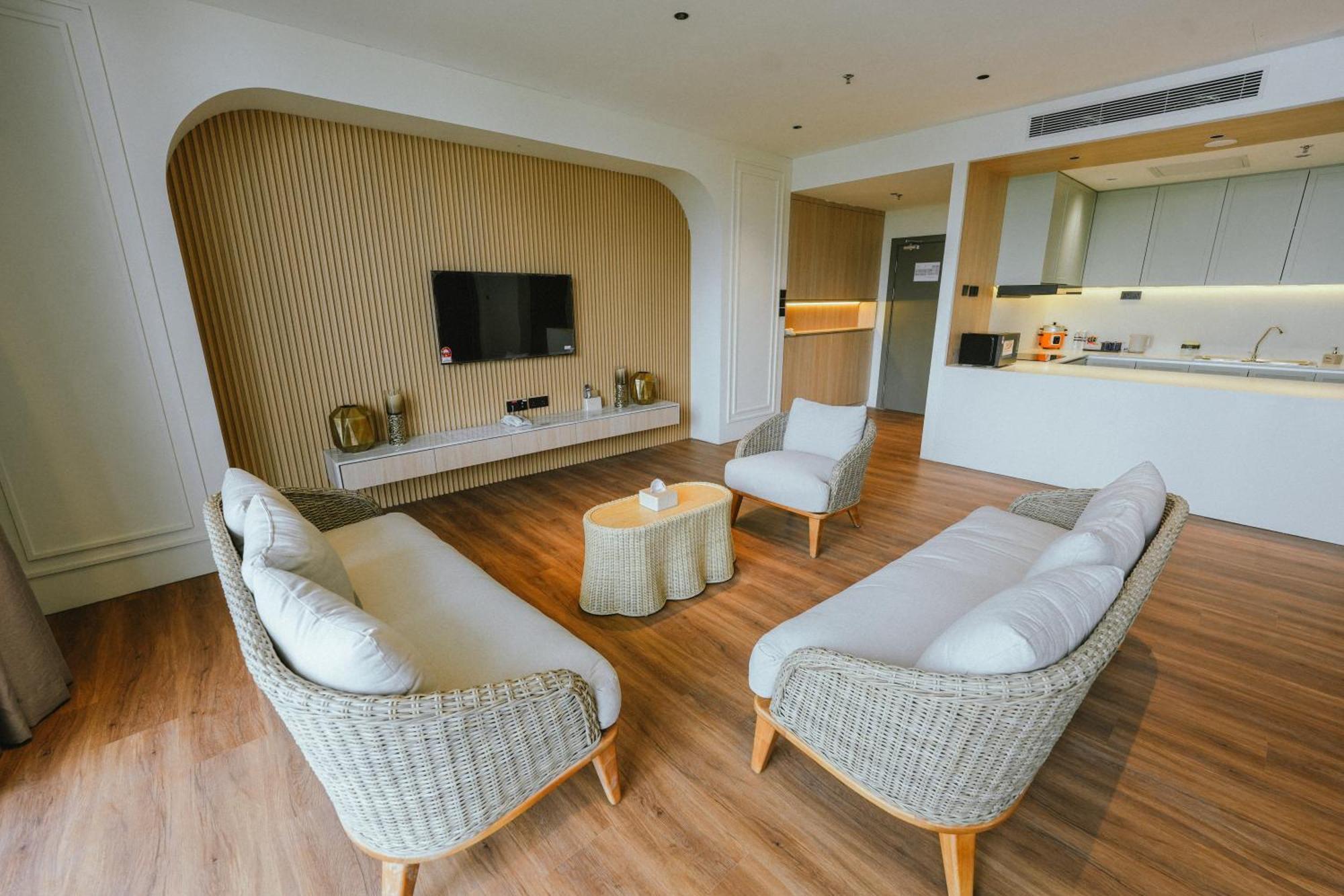 Roxy Beach Resort Sematan Eksteriør billede