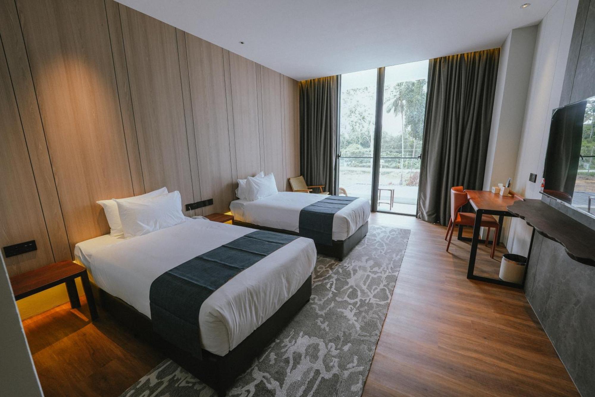 Roxy Beach Resort Sematan Eksteriør billede