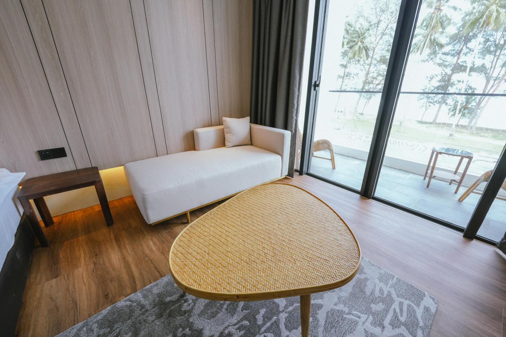 Roxy Beach Resort Sematan Eksteriør billede